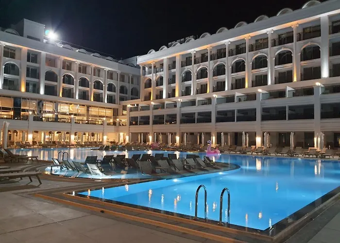 Sunthalia & Ultra Adults Only Party 5* Side