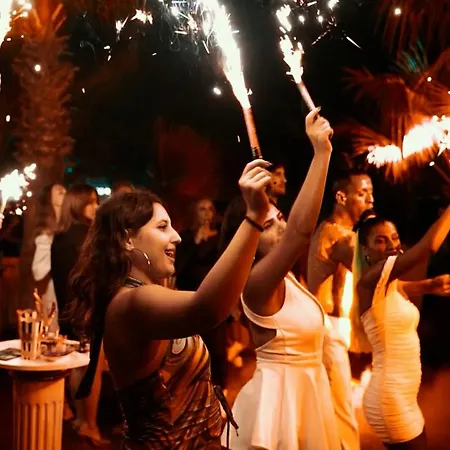 Sunthalia & Ultra Adults Only Party 5* Side