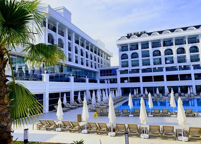 Hotel Sunthalia & Ultra Adults Only Party 5*